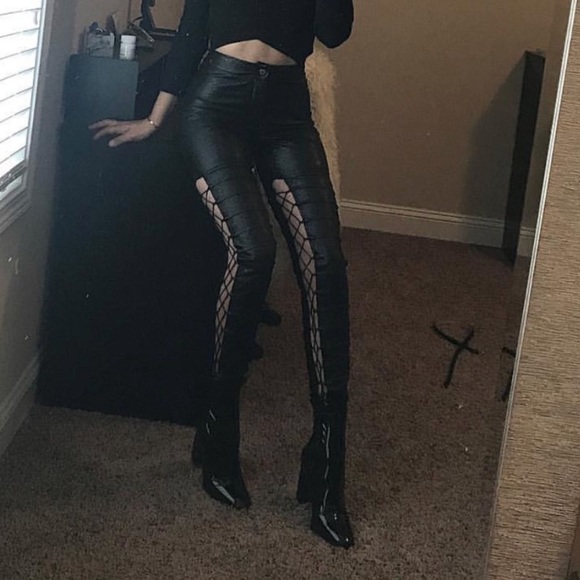 Missguided leather lace up pants - Picture 2 of 5